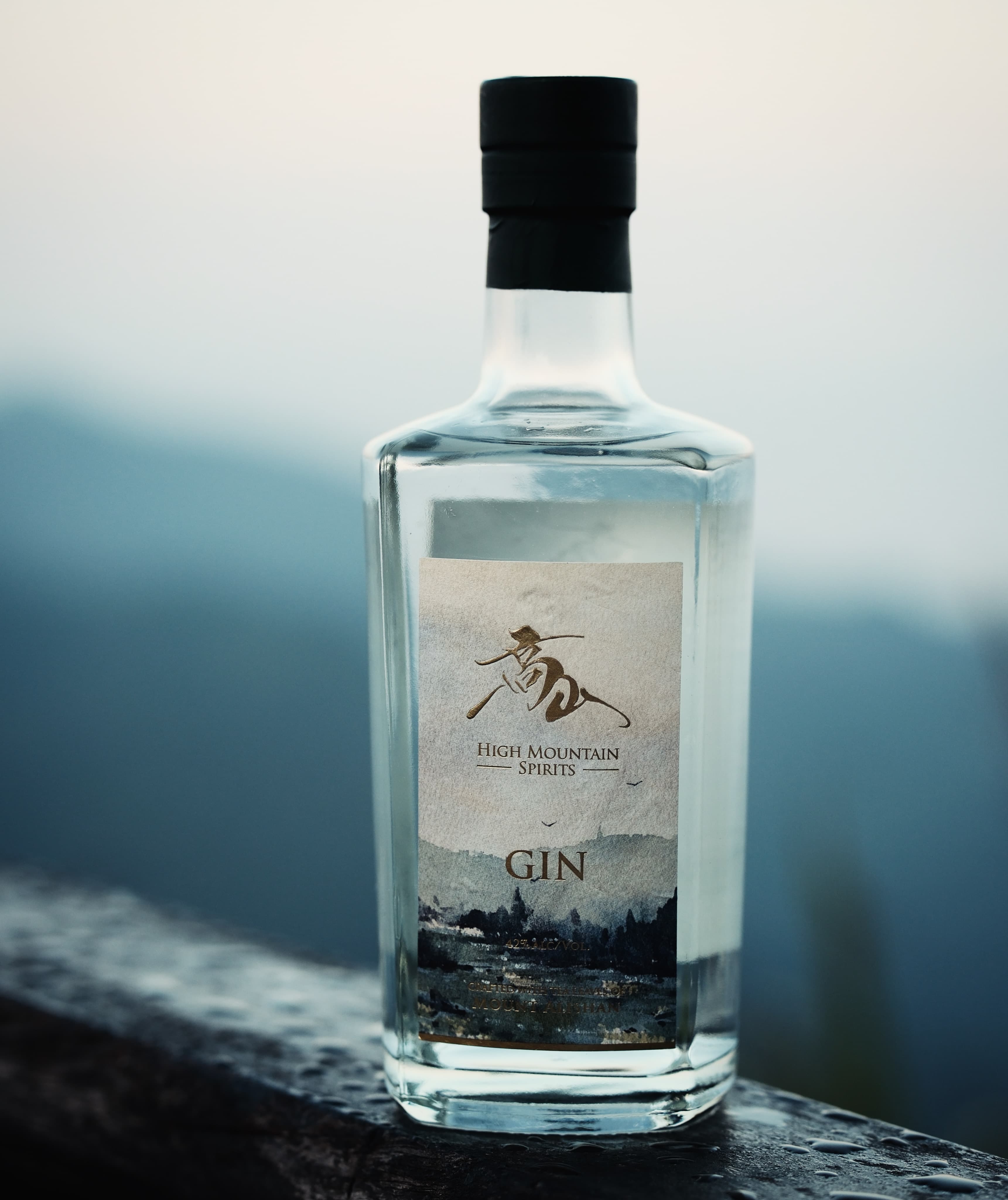 Alishan Cloud Gin bottle